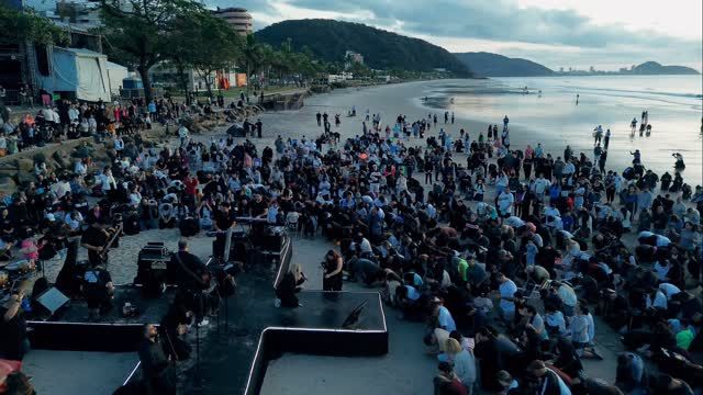 Igrejas reunidas na Praia Central